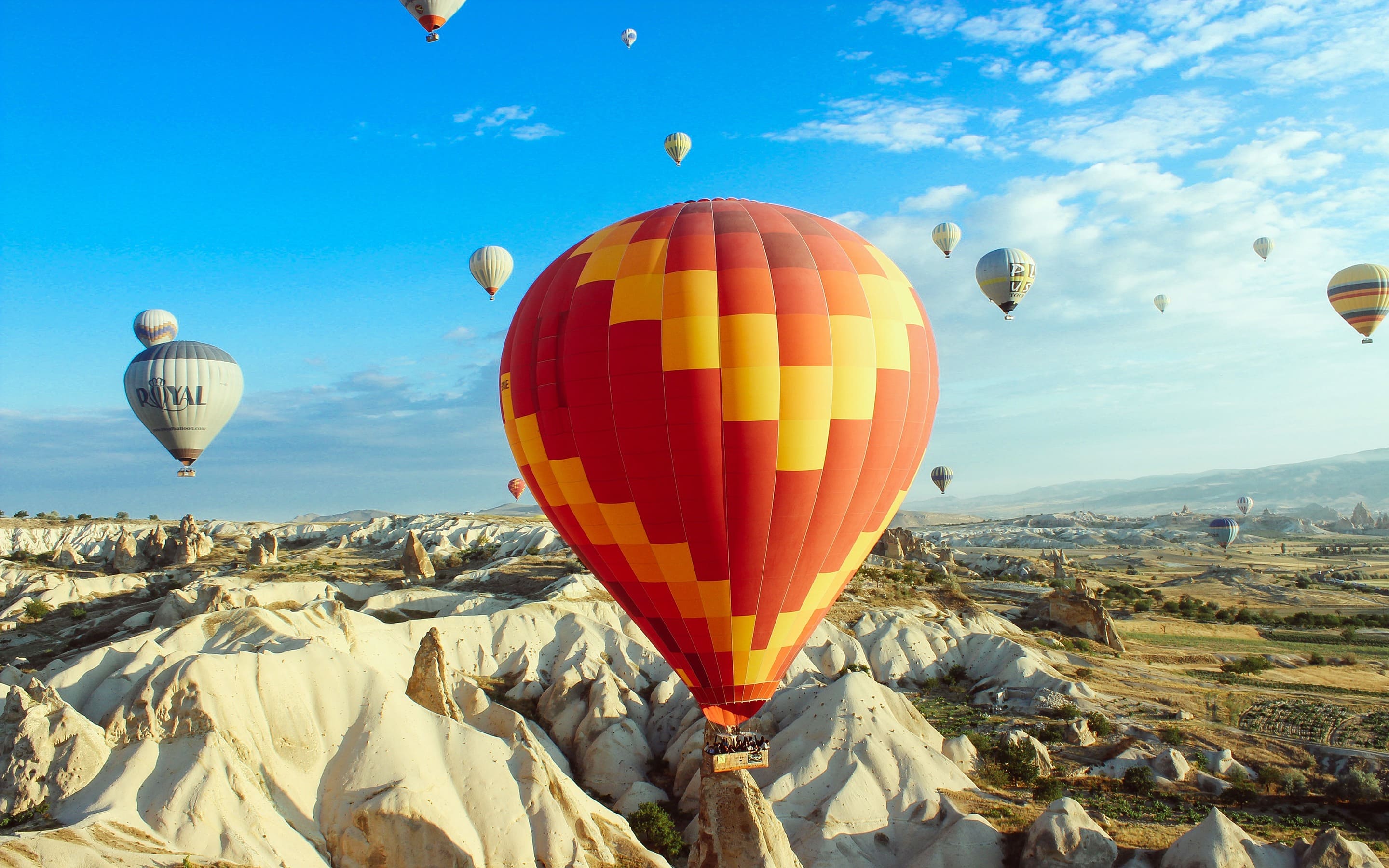 ¡Explora nuevas experiencias
en tu viaje!